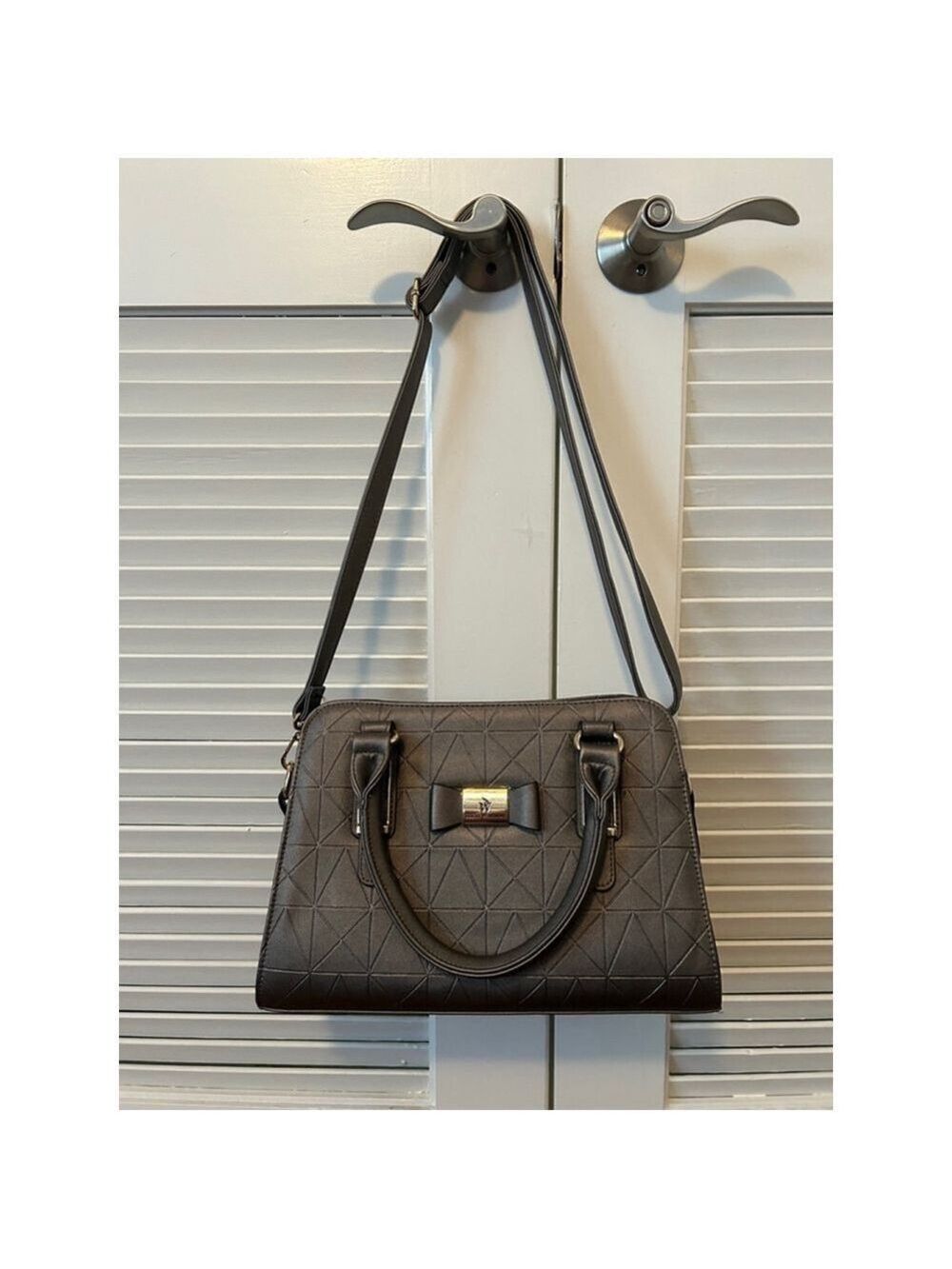Stacey Whitmore Everyday Elegance Silver Gray Purse Danbury Mint NWOT
